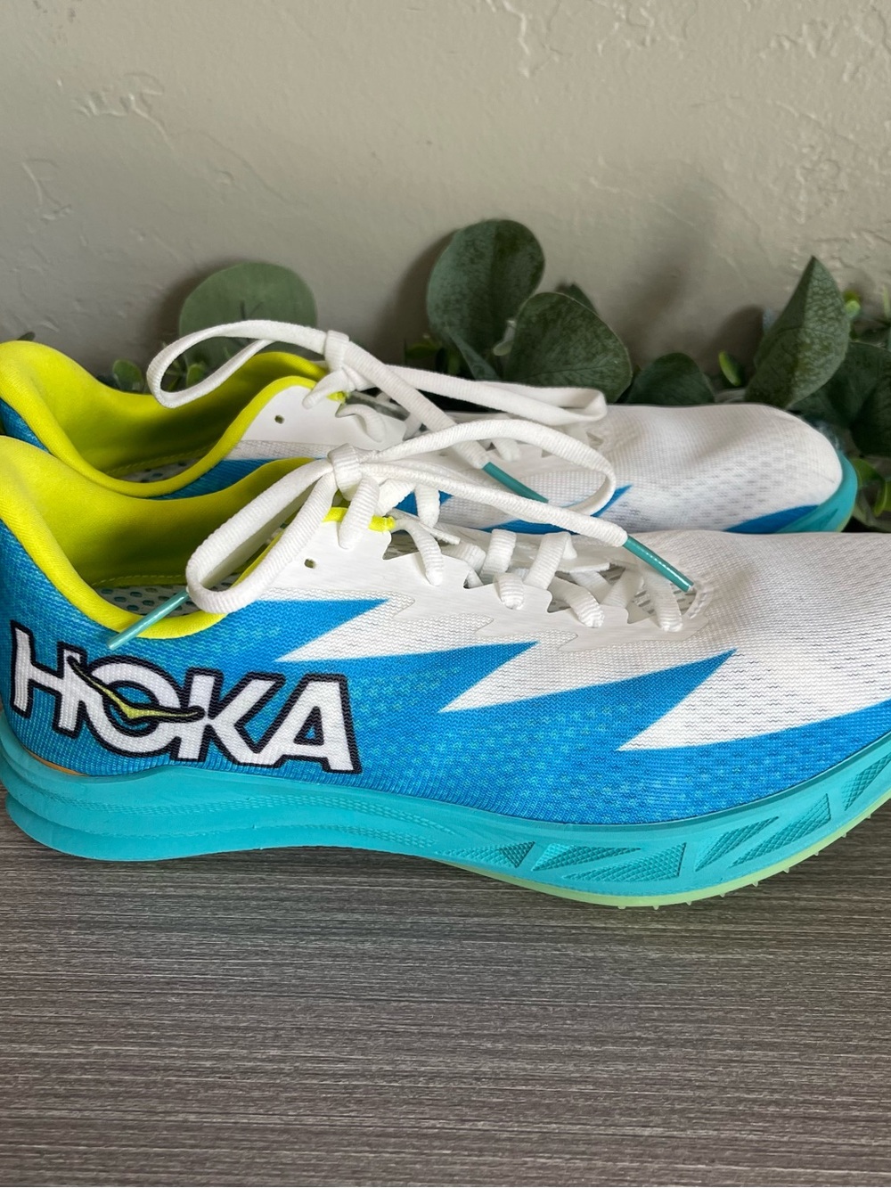 HOKA Crescendo MD Track Spikes Shoes Unisex M7 W8.5